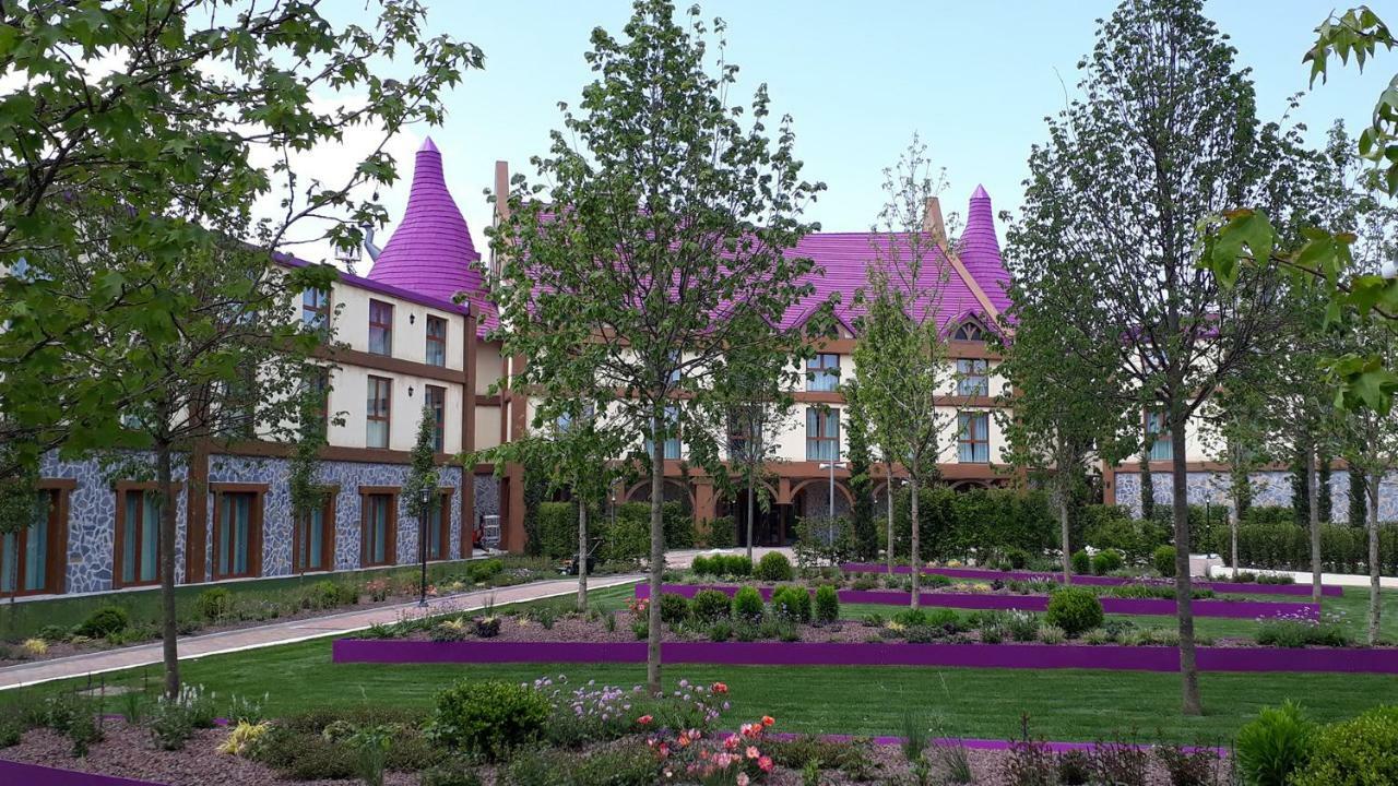 Gardaland Magic Hotel Кастельнуово-дель-Гарда Экстерьер фото