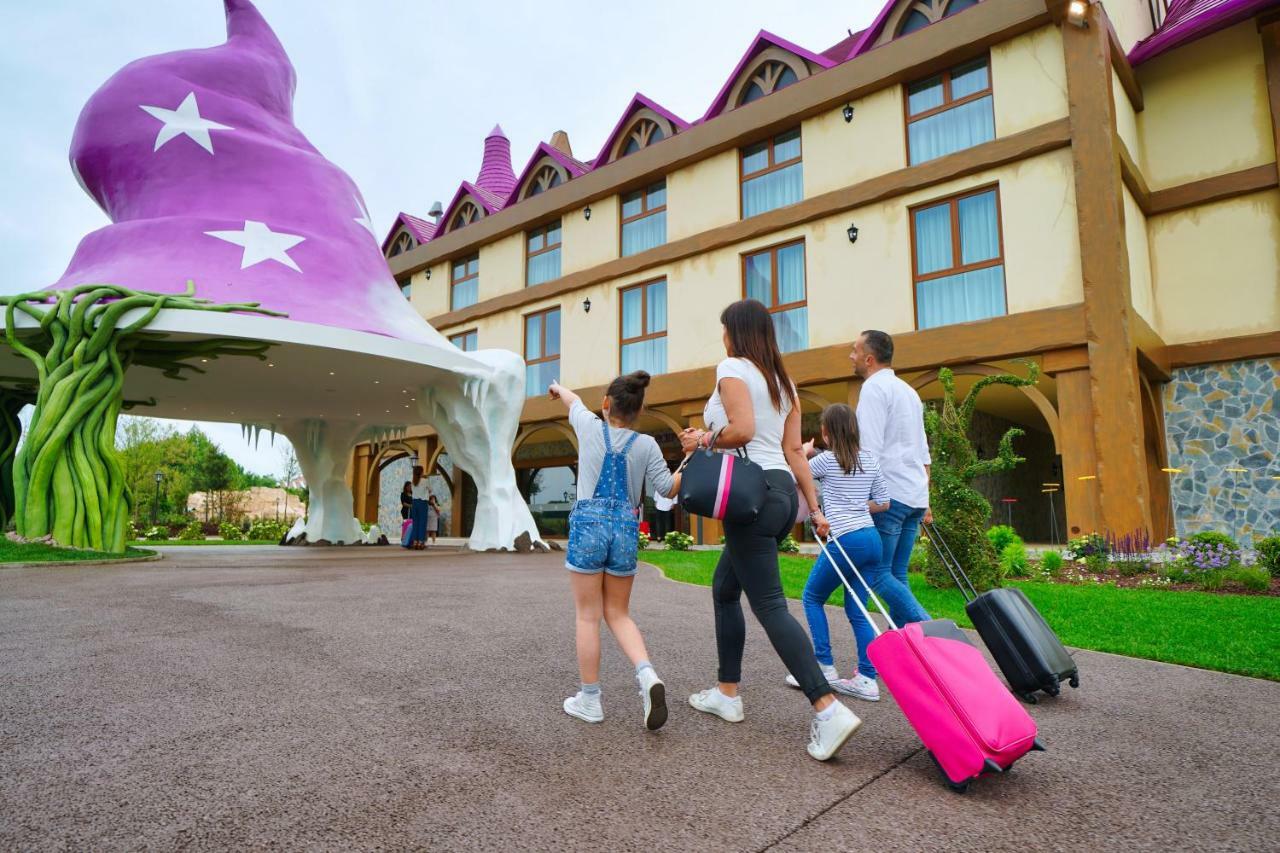 Gardaland Magic Hotel Кастельнуово-дель-Гарда Экстерьер фото