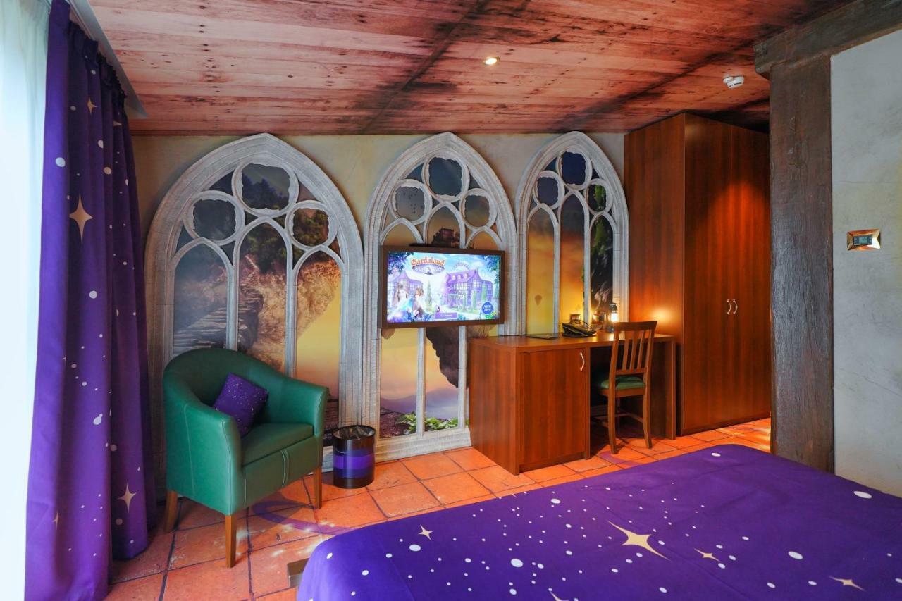 Gardaland Magic Hotel Кастельнуово-дель-Гарда Экстерьер фото